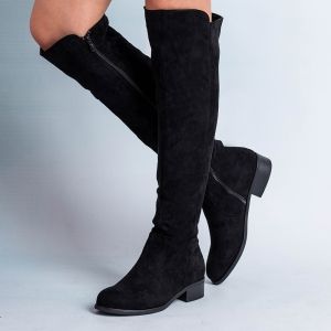 Дамски чизми в черно
